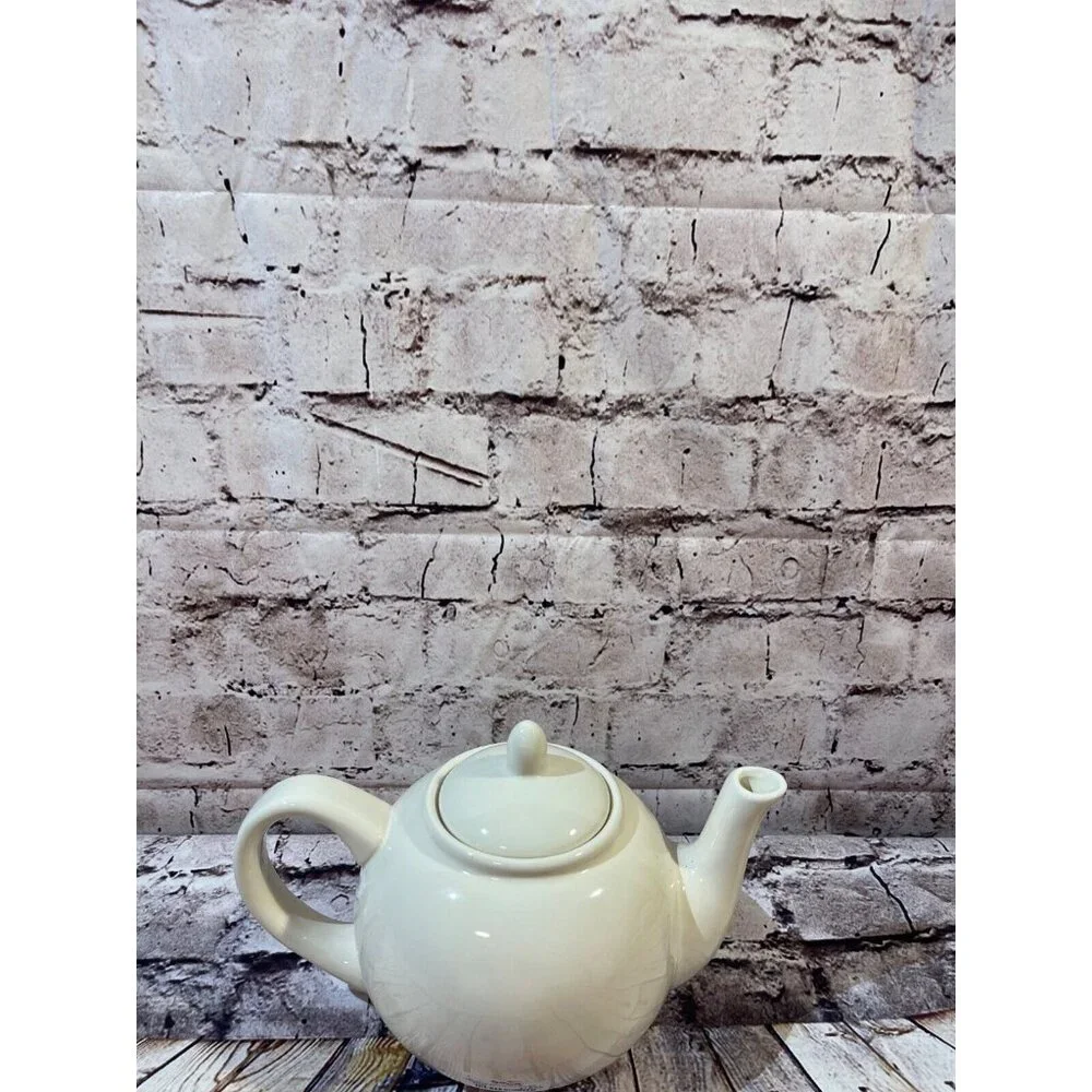 Rae Dunn‎ Tea Pot 